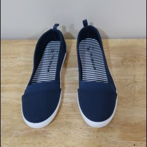 NWOT Comfortable shoes for girls